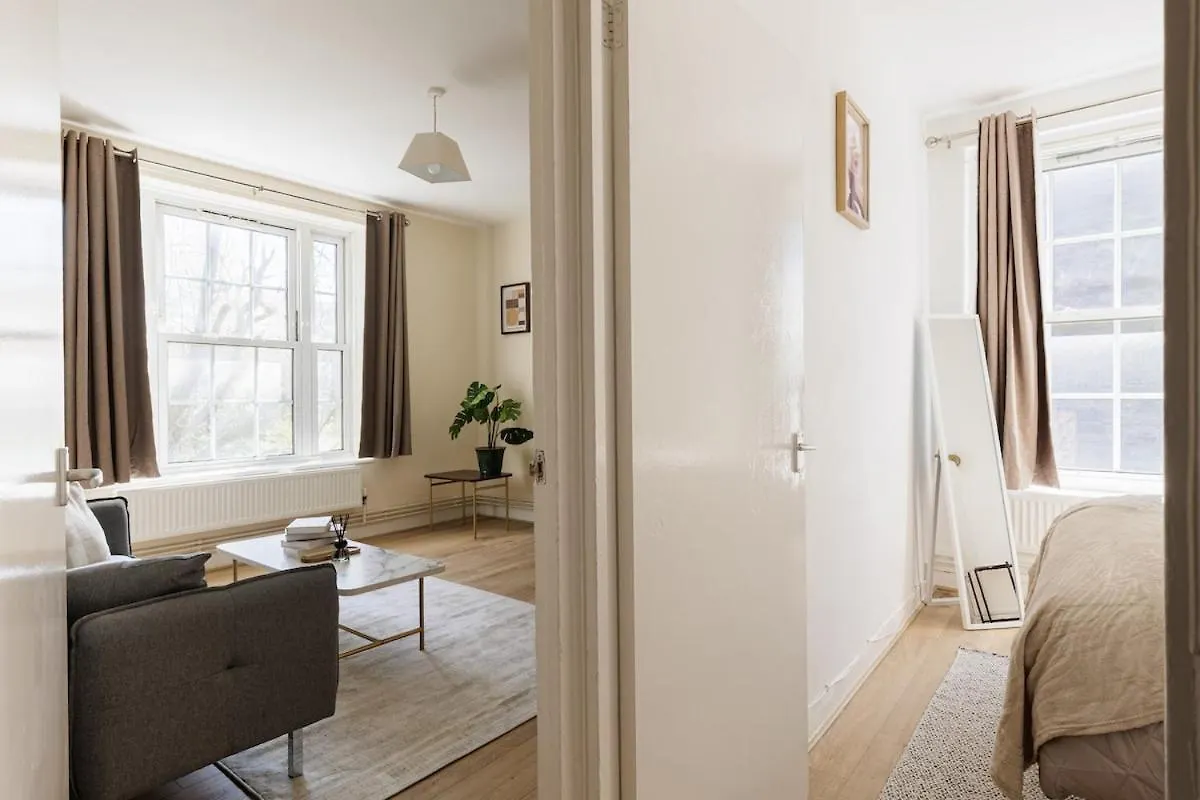 Zone 2 Central Cosy Apartment London