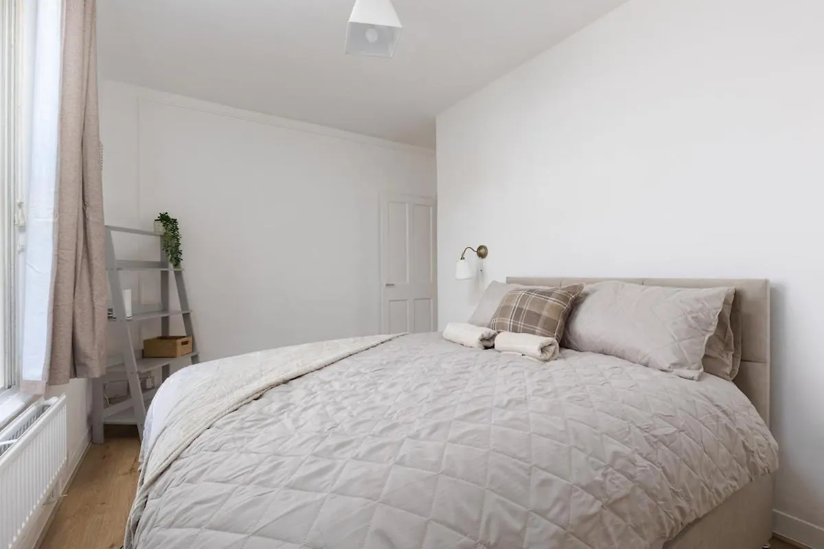 Zone 2 Central Cosy Apartment London